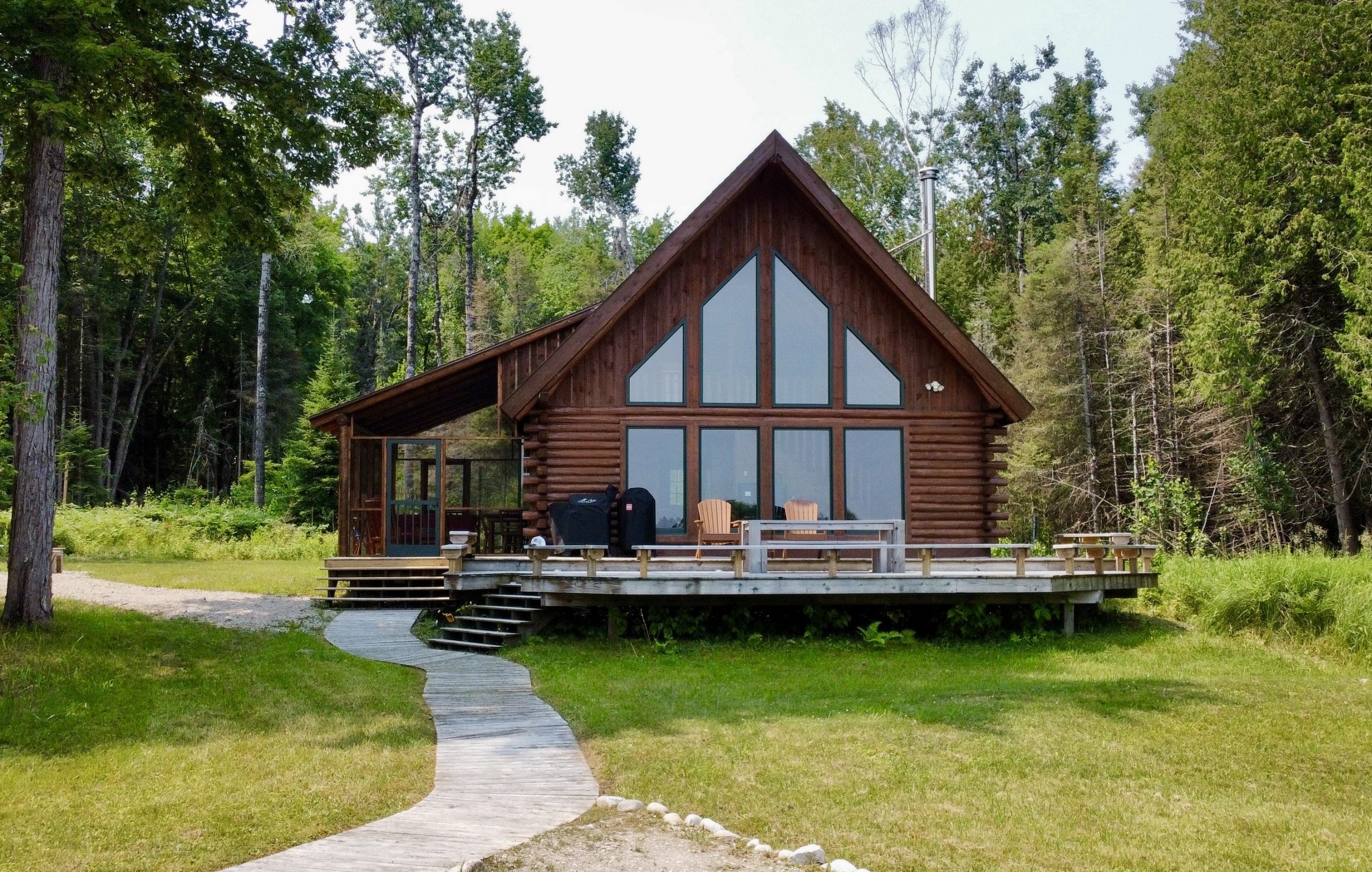 Island Living Along Snows Channel in Les Cheneaux